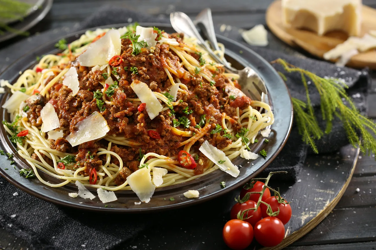 Food Lover's Market | Spaghetti Bolognese with Basil and Mushrooms